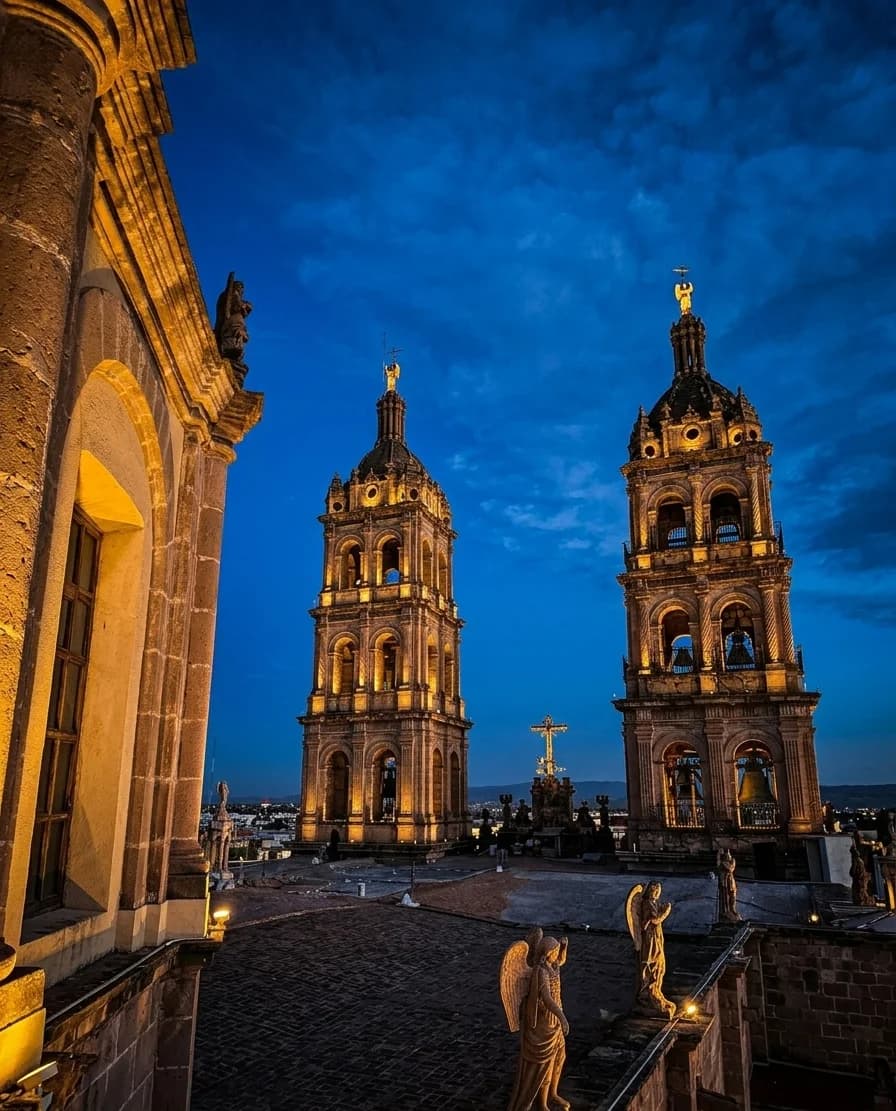 Torres y cúpulas de la Catedral Basílica de Durango